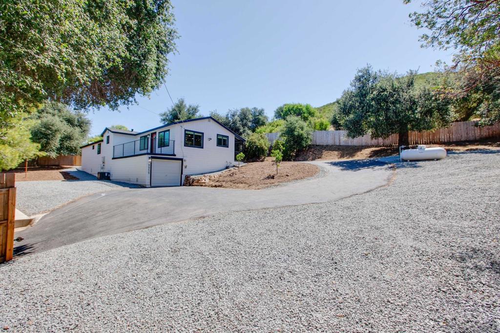 9959 Highway 79