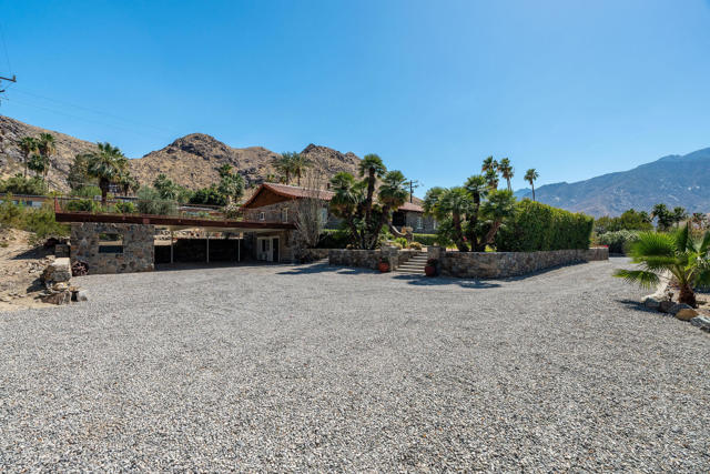 2350 S Araby Drive, Palm Springs, CA 92264