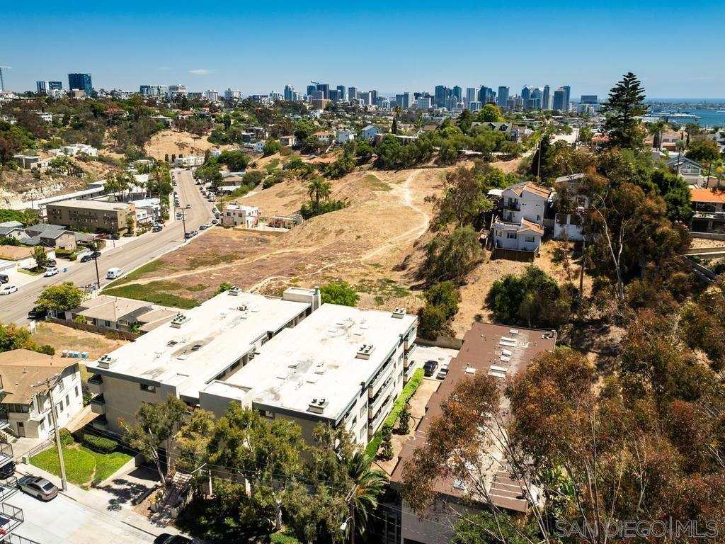 917 Torrance - photo 2