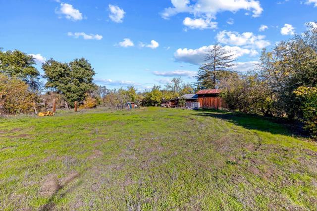 10395 Santa Teresa Boulevard, Gilroy CA: https://media.crmls.org/mediaz/85bf4249-bf2a-4ac0-a25a-c5adb9805b20.jpg