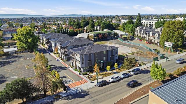 490 Trace Lane, Hayward CA: https://media.crmls.org/mediaz/85bfafdf-99fd-4420-87a9-bec959463a51.jpg