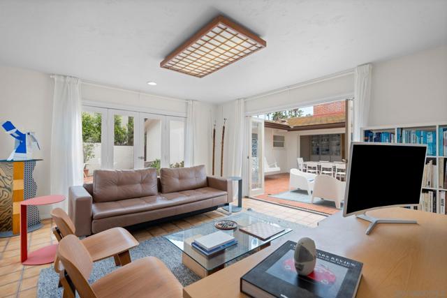6423 Avenida Cresta, La Jolla CA: https://media.crmls.org/mediaz/85c118d5-1a2a-455c-9949-d323268b35ac.jpg