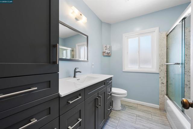 10536 Sheldon St, Oakland CA: https://media.crmls.org/mediaz/85c1c6c1-b799-4ab1-af07-6d4ad007ce15.jpg