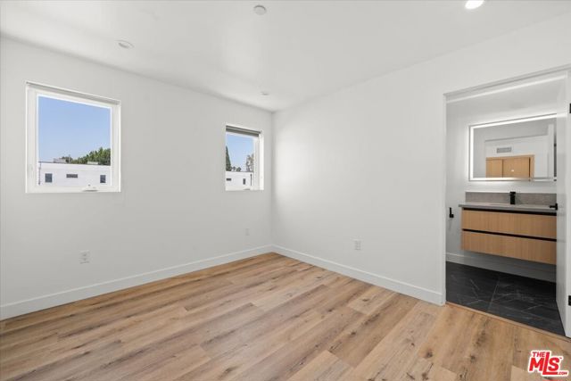 841 N Mccadden Pl, Los Angeles CA: https://media.crmls.org/mediaz/85c24b03-3a8c-42b6-9095-0bc77c5ffa6a.jpg