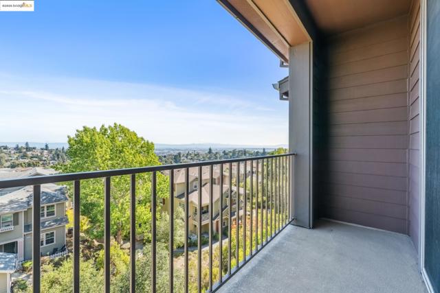 6443 Blue Rock Ct., Oakland CA: https://media.crmls.org/mediaz/85c2d363-de7e-4559-b71e-5a8da580b347.jpg