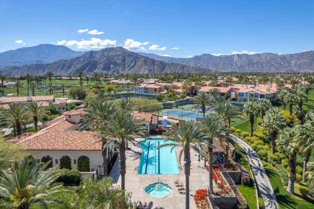 80143 Miramonte Lane, La Quinta CA: https://media.crmls.org/mediaz/85c3270b-1ad0-450b-9c28-c67e50e462f9.jpg