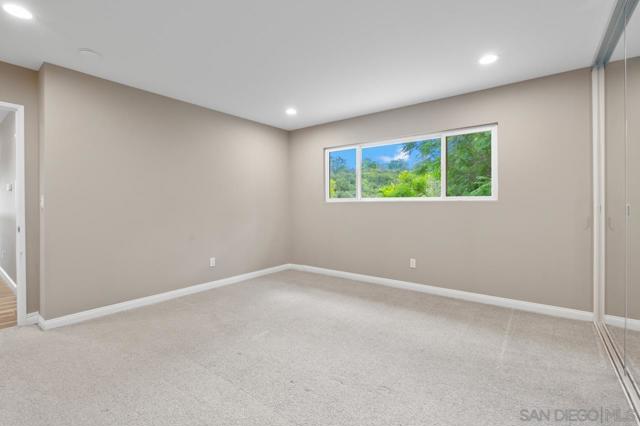 Image 32 of 33 For 5122 Edgeworth
