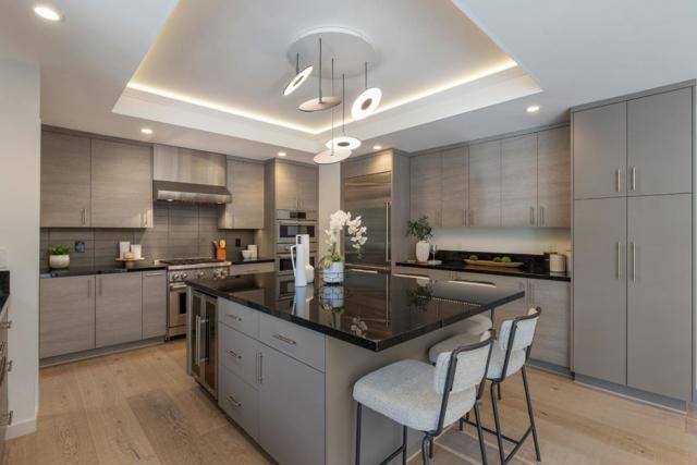 34 Carriage Court, Los Altos CA: https://media.crmls.org/mediaz/85c626ba-d78f-4e4f-b9fa-95574ab2cf89.jpg