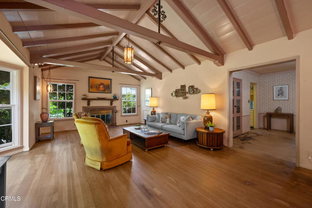 Detail Gallery Image 4 of 52 For 2232 Brigden Rd, Pasadena,  CA 91104 - 2 Beds | 2 Baths