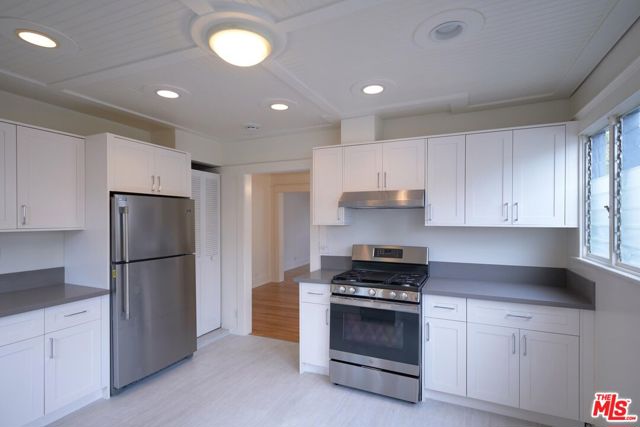 9030 Carson Street, Culver City CA: https://media.crmls.org/mediaz/85c683b0-84d5-4e7e-828f-7b7fdb3c8072.jpg