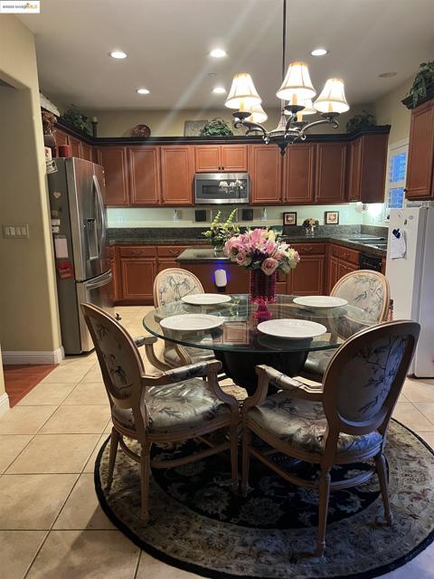 7 Kevin Ln, American Canyon CA: https://media.crmls.org/mediaz/85c795d3-9ebb-4503-8908-2c971fb3396d.jpg