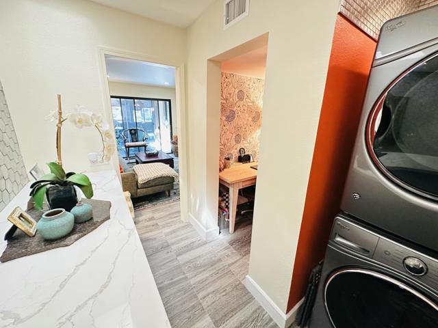 107 Tanglewood Trail, Palm Desert CA: https://media.crmls.org/mediaz/85c7ea7d-33ae-474e-adda-4bb6ec10b2b7.jpg