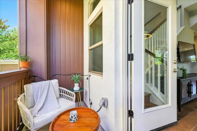 324 Cherokee Loop, Mountain View CA: https://media.crmls.org/mediaz/85c86269-d4ef-4339-85a8-ce7036796147.jpg