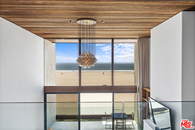 3817 Ocean Front Walk, Marina del Rey CA: https://media.crmls.org/mediaz/85c87732-21a6-43b4-ab01-c0509f06c137.jpg