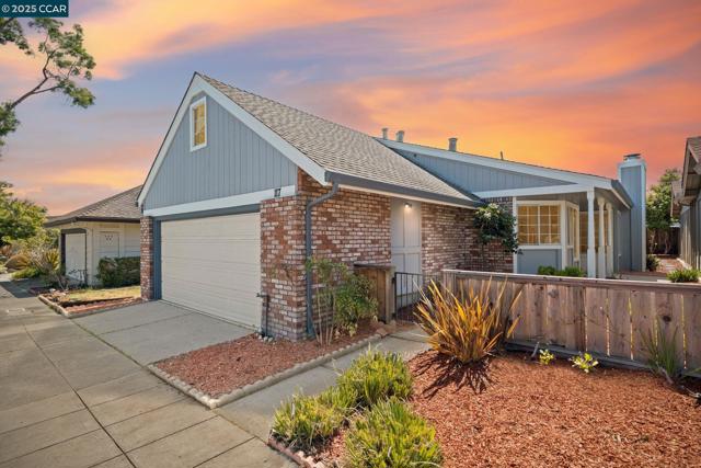 117 Brighton Rd, Alameda CA: https://media.crmls.org/mediaz/85c88ffd-2654-4c11-903f-368084023f2c.jpg