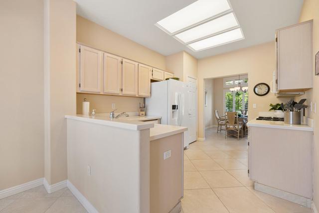78352 Yucca Blossom Drive, Palm Desert CA: https://media.crmls.org/mediaz/85c8c9f0-872e-4bf9-9352-d4d4905a2249.jpg