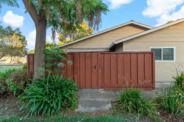 36923 Bolina Terrace, Fremont CA: https://media.crmls.org/mediaz/85c99cdd-aa94-4eaf-912c-05aadebbde1b.jpg