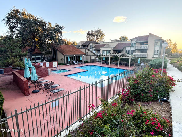 291 Sequoia Court, Thousand Oaks CA: https://media.crmls.org/mediaz/85ca3e21-d734-4ee6-bf37-946d3d7fc9e4.jpg