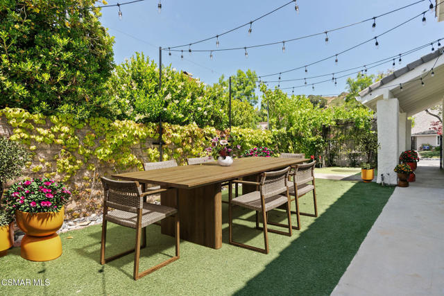 1984 Nettlebrook Street, Westlake Village CA: https://media.crmls.org/mediaz/85cab953-6679-4e09-9ca8-96ec0ceb38b3.jpg