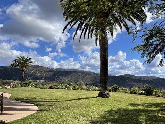 14155 Bryce Point, Poway CA: https://media.crmls.org/mediaz/85cbb871-ccb8-4212-8308-260a7c24c4c4.jpg