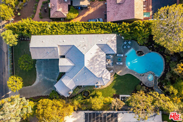 11797 CHAPARAL Street, Los Angeles CA: https://media.crmls.org/mediaz/85cbd396-c431-41c0-b64e-8fdc76cdb379.jpg
