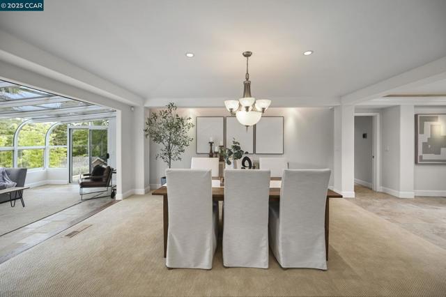 34 Willowview Ct, Danville CA: https://media.crmls.org/mediaz/85cbe0de-4fe3-4847-99f2-0fdb2be47ed5.jpg