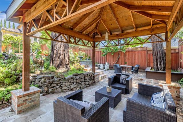 3119 Oak Knoll Drive, Redwood City CA: https://media.crmls.org/mediaz/85cca20f-476b-419d-b4ec-fb31dceb121f.jpg