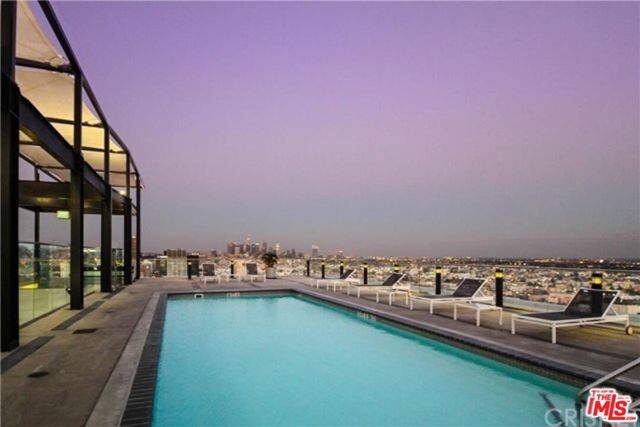 3810 Wilshire Boulevard, Los Angeles CA: https://media.crmls.org/mediaz/85cd0b74-3439-4a73-9225-ef35e673fde4.jpg