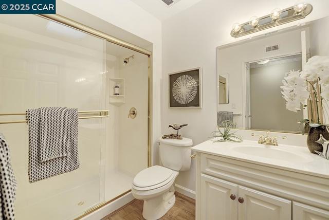 2424 Tice Creek Dr., Walnut Creek CA: https://media.crmls.org/mediaz/85cd4ae9-9fba-4362-bab0-ca9f457baa0d.jpg