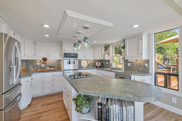 3300 Crystal Heights Drive, Soquel CA: https://media.crmls.org/mediaz/85cd5e4f-2086-4a02-b153-3c8828578ce0.jpg