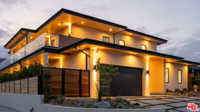 461 Chabela Drive, Manhattan Beach CA: https://media.crmls.org/mediaz/85cdab82-73f9-40f7-b9b0-ce222b287699.jpg