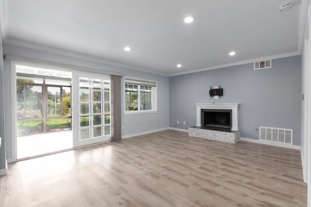348 Avenida De Las Rosas, Encinitas CA: https://media.crmls.org/mediaz/85cdd583-51ff-41ea-8704-91692b095f4f.jpg