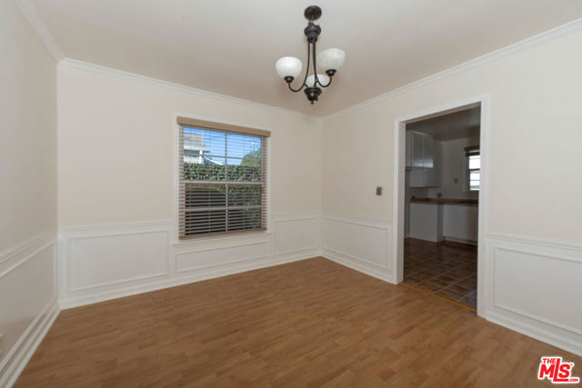 5260 Parkglen Avenue, Los Angeles CA: https://media.crmls.org/mediaz/85d04186-4c8f-4900-9fff-2e81d5bfc710.jpg
