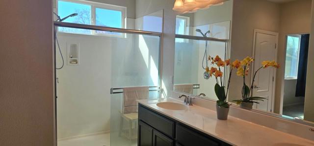 529 Ashwood Lane, Patterson CA: https://media.crmls.org/mediaz/85d0923c-b30c-4b0f-882d-47b4955dc623.jpg