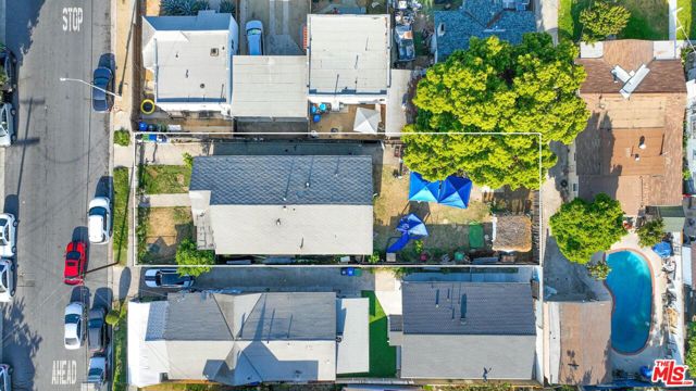 1572 W 37th Place, Los Angeles CA: https://media.crmls.org/mediaz/85d095b5-abd3-4e6a-a3c1-d54605b8ee49.jpg