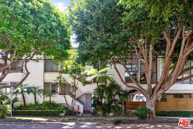 1730 California Avenue, Santa Monica CA: https://media.crmls.org/mediaz/85d1478a-f463-4df1-a31c-fb530dda7a52.jpg