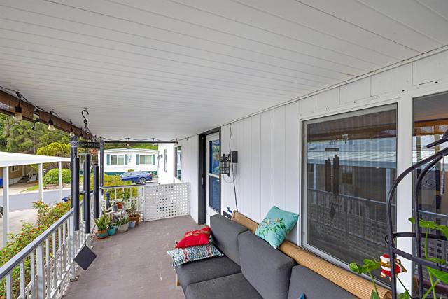 9100 Single Oak Dr, Lakeside CA: https://media.crmls.org/mediaz/85d16230-2dc9-49cb-896a-28ea547e6521.jpg