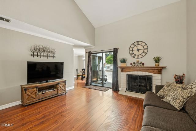 848 Paseo Tosamar, Camarillo CA: https://media.crmls.org/mediaz/85d1650f-3f0c-4b65-99bd-d6dc42ee7b53.jpg
