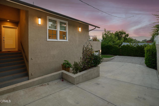 4531 El Camino Corto, La Canada Flintridge CA: https://media.crmls.org/mediaz/85d26192-19c7-4bdd-8490-0153e0ee02d1.jpg
