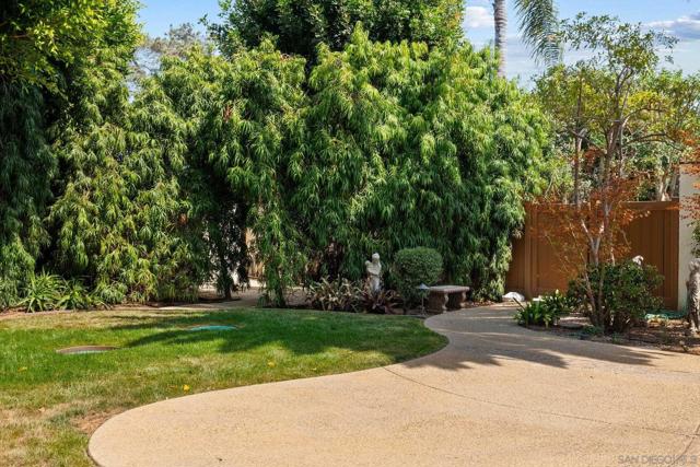 857 Hymettus Ave, Encinitas CA: https://media.crmls.org/mediaz/85d2b36a-dc65-4ea5-9445-0ebe61eca7f2.jpg