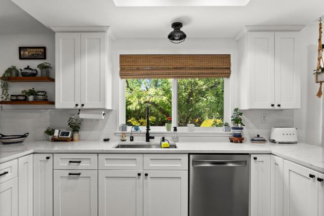 1 Malibu Court, Clayton CA: https://media.crmls.org/mediaz/85d2eaa3-1238-4083-9c27-55eb4decd8f1.jpg