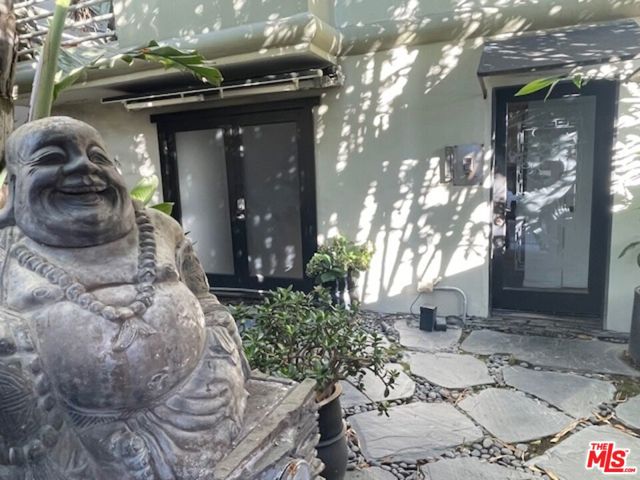 126 GALLEON Street, Marina del Rey CA: https://media.crmls.org/mediaz/85d2f053-2068-400d-a219-431c02b6a636.jpg