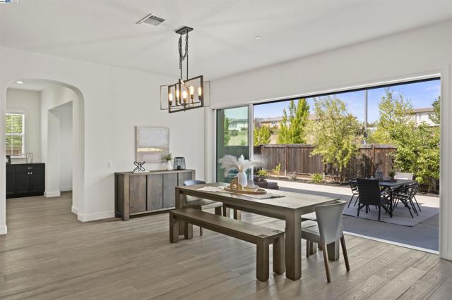 3044 Gritstone Street, Danville CA: https://media.crmls.org/mediaz/85d4320e-bf2c-48fb-9e30-7188d87bbe20.jpg