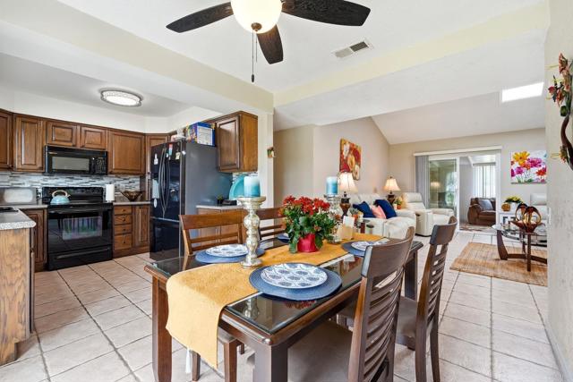 Detail Gallery Image 9 of 44 For 3655 Vista Campana #9,  Oceanside,  CA 92057 - 2 Beds | 2 Baths