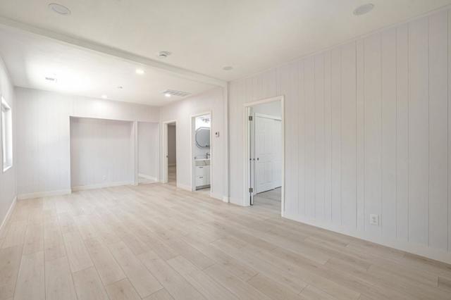 1081 65th Street, Emeryville CA: https://media.crmls.org/mediaz/85d5a1af-9097-4f82-912c-88f158f20f0d.jpg