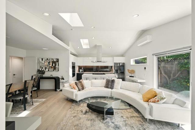 502 Palm Avenue, Los Altos CA: https://media.crmls.org/mediaz/85d621b8-6457-4bfa-86fd-6475c8d629a9.jpg