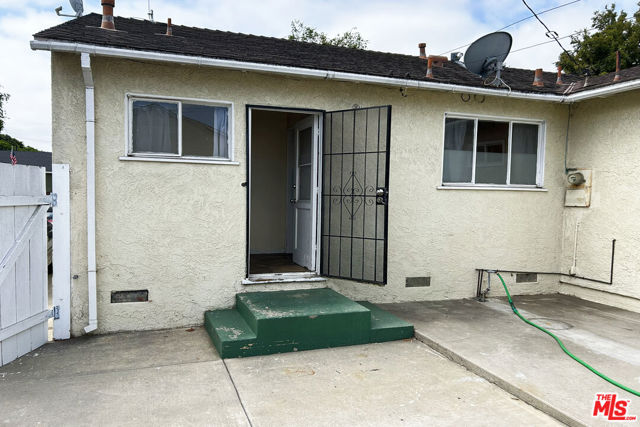 2513 Denmead Street, Lakewood CA: https://media.crmls.org/mediaz/85d62536-a2b3-48c6-a5b9-4a0af5df7676.jpg