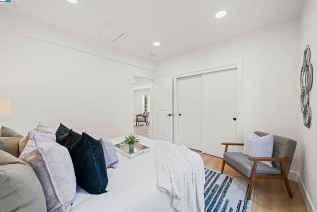 1038 Division St, Pleasanton CA: https://media.crmls.org/mediaz/85d6373d-8017-4cd0-b125-4ce7dd5c1a60.jpg