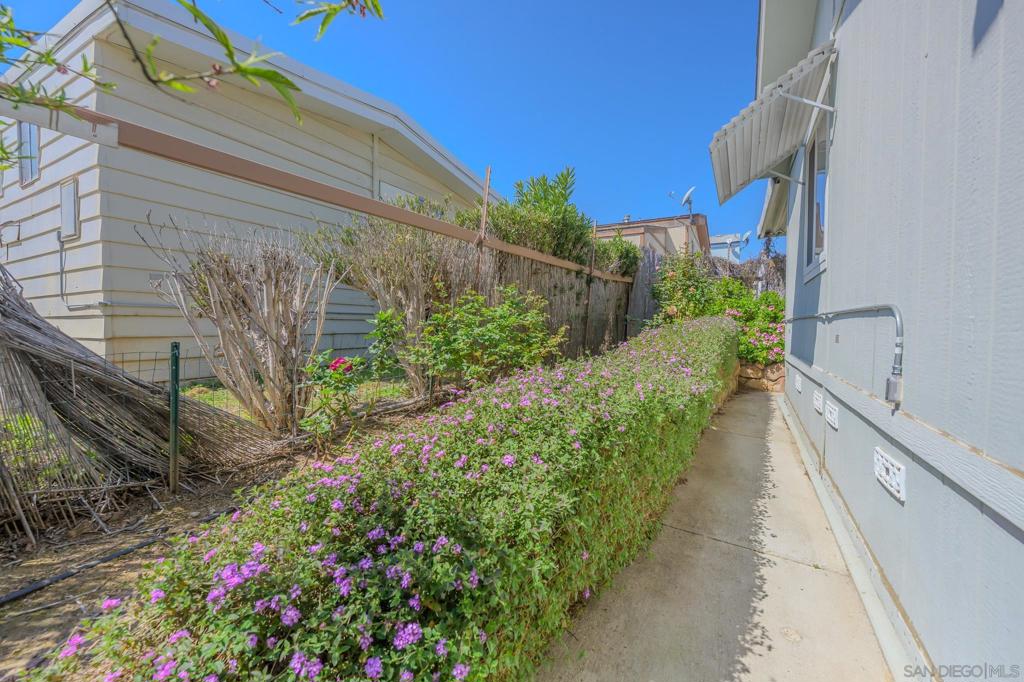 MLS #250023933SD image #12