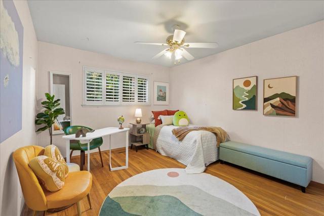 337 Roble Avenue, Redwood City CA: https://media.crmls.org/mediaz/85d6bd17-9d89-4e10-bb01-a5bb4d0cf628.jpg